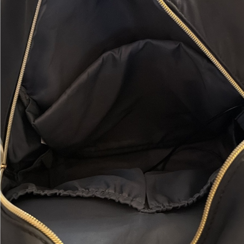 Black Quilted diaper bag Backpack with changing pad and charger 🔌 - Picture 2 of 3